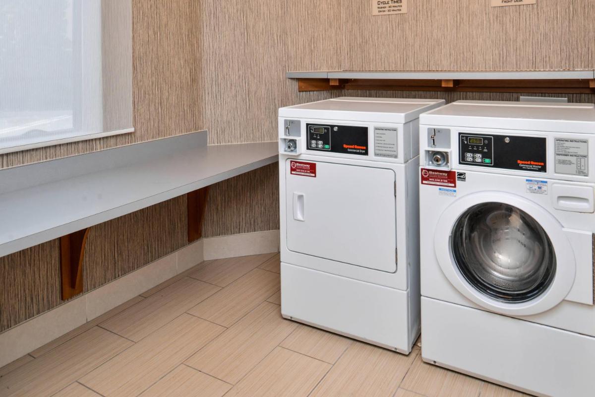 SpringHill Suites Irvine John Wayne Airport / Orange County - image 7