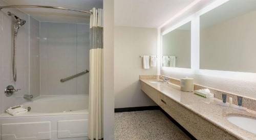 Wingate by Wyndham - DFW North - image 44