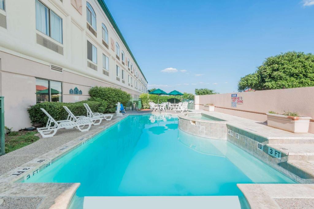 Wingate by Wyndham - DFW North - image 7