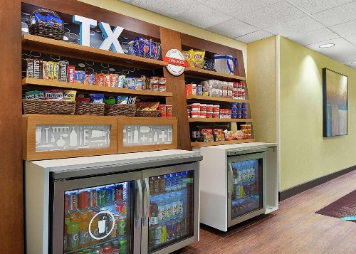 Hampton Inn Dallas-Irving-Las Colinas - image 10