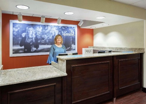 Hampton Inn Dallas-Irving-Las Colinas - image 3