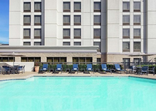 Hampton Inn Dallas-Irving-Las Colinas - image 6