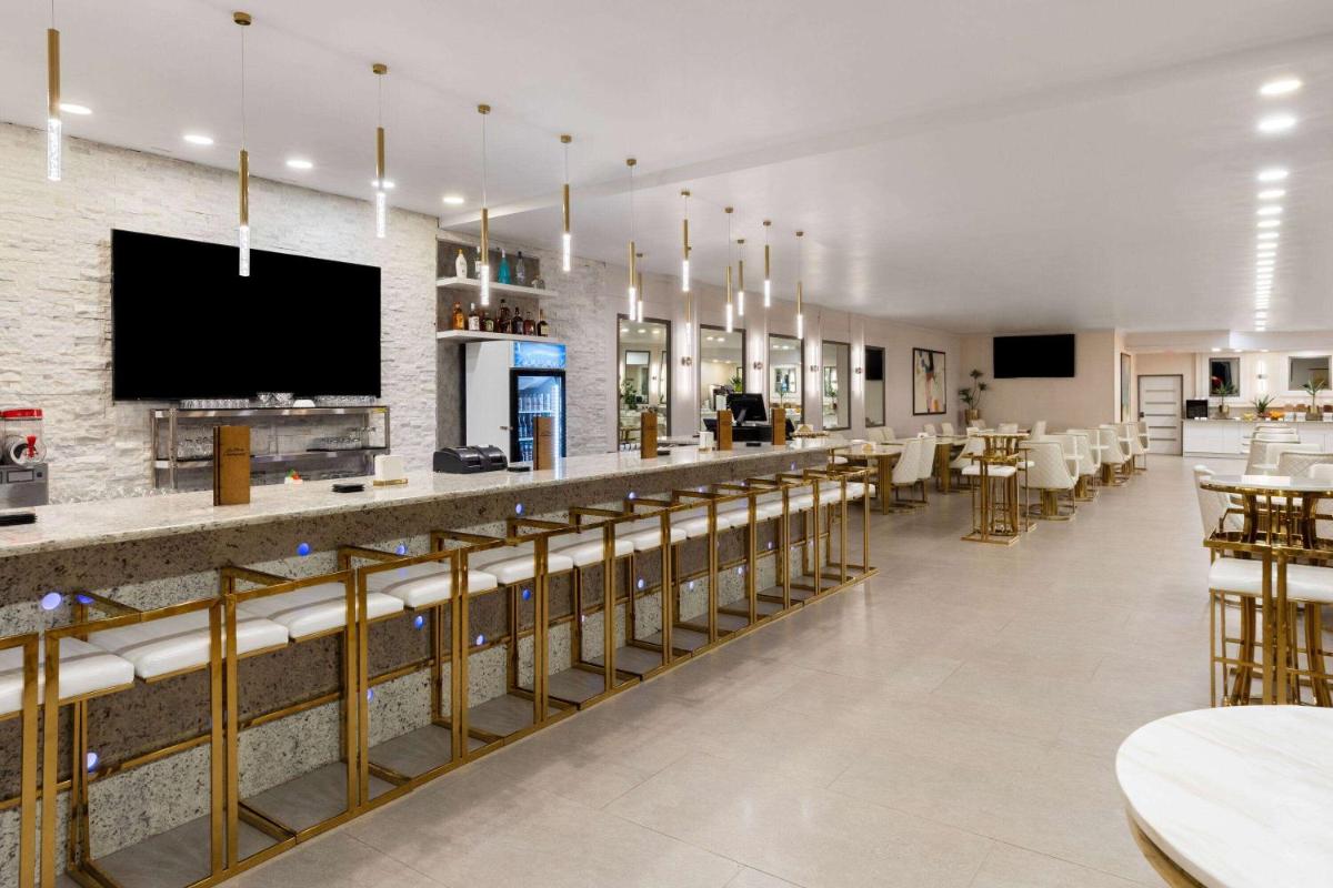 DFW Airport Hotel & Conference Center - image 3