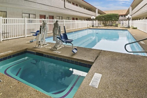 Best Western Irving Inn & Suites at DFW Airport - image 9