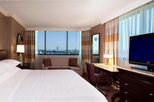 Sheraton DFW Airport Hotel - image 9