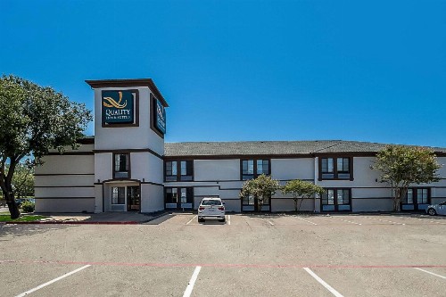 Quality Inn & Suites DFW Airport South - image 1