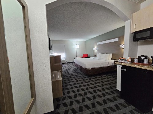Quality Inn & Suites DFW Airport South - image 10