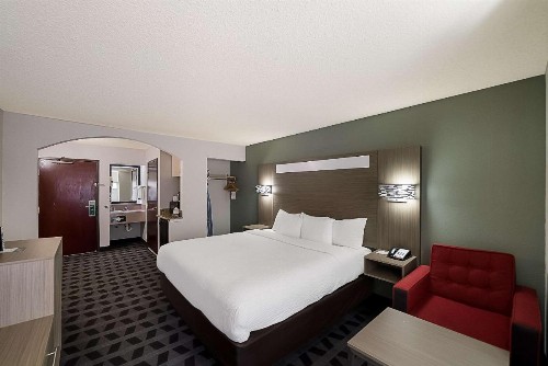 Quality Inn & Suites DFW Airport South - image 26