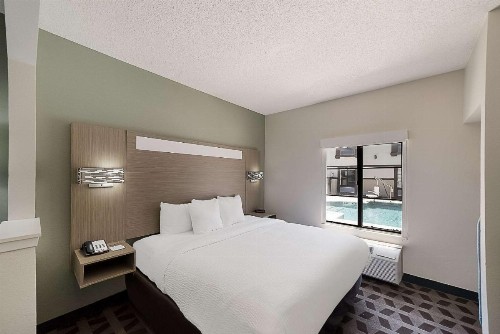 Quality Inn & Suites DFW Airport South - image 28