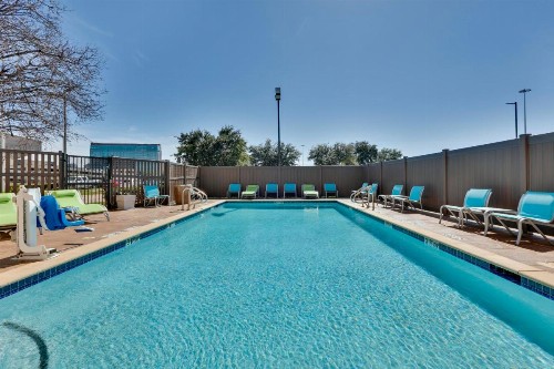 Holiday Inn Express Hotel & Suites - Irving Convention Center - Las Colinas an IHG Hotel - image 9