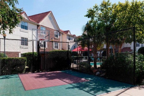 TownePlace Suites Dallas Las Colinas - image 20