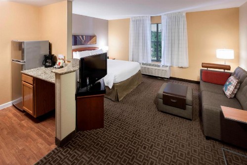 TownePlace Suites Dallas Las Colinas - image 9