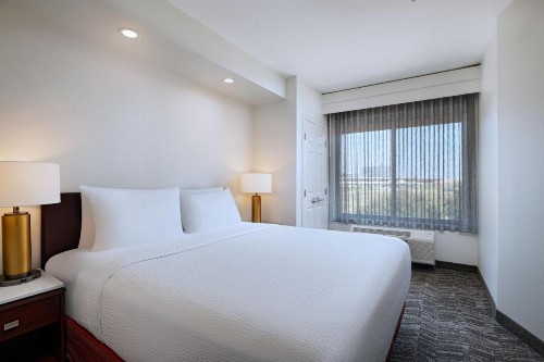 SpringHill Suites by Marriott Dallas DFW Airport East Las Colinas Irving - image 2