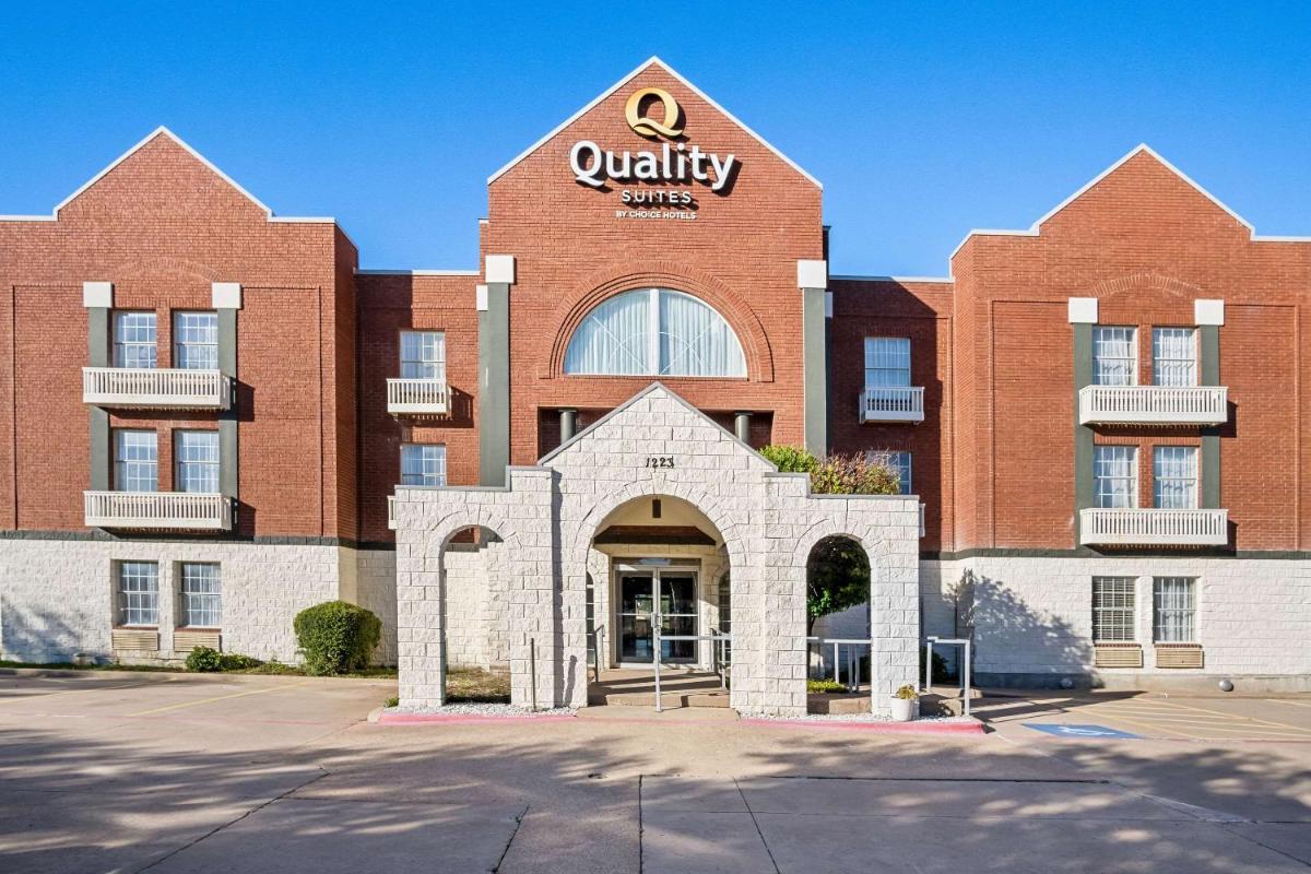 Comfort Suites Las Colinas Center - main image