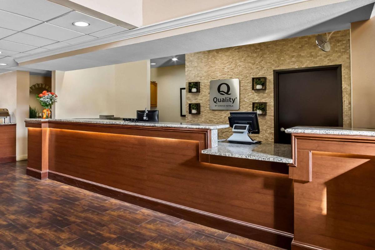 Comfort Suites Las Colinas Center - image 2
