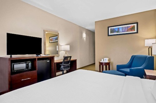 Comfort Suites Las Colinas Center - image 21