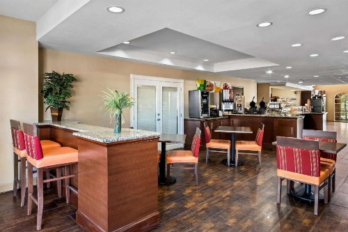 Comfort Suites Las Colinas Center - image 34