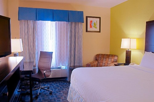 Super 8 by Wyndham Irving/DFW Apt/North - image 15