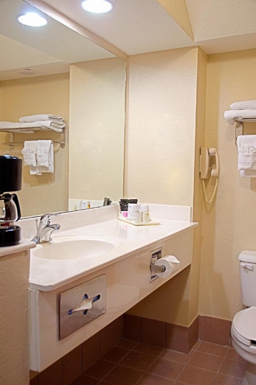 Super 8 by Wyndham Irving/DFW Apt/North - image 25