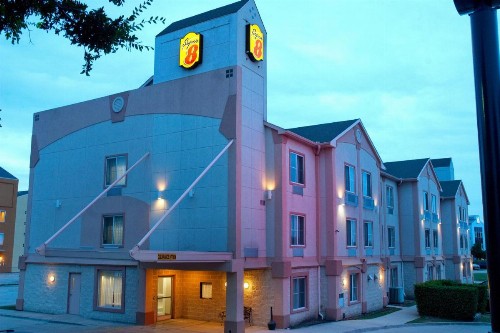 Super 8 by Wyndham Irving/DFW Apt/North - image 28