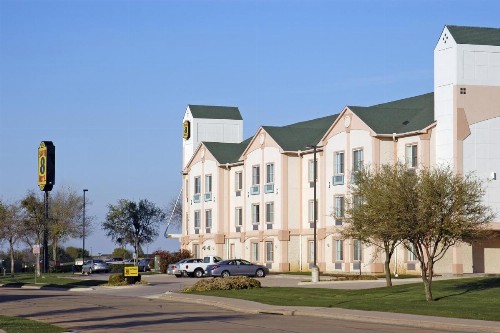 Super 8 by Wyndham Irving/DFW Apt/North - image 36