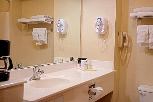 Super 8 by Wyndham Irving/DFW Apt/North - image 41