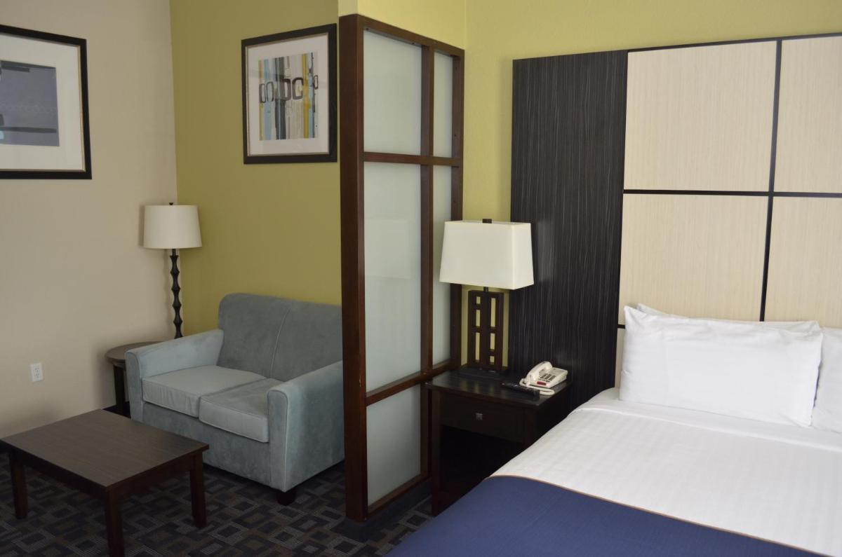 Super 8 by Wyndham Irving/DFW Apt/North - image 7