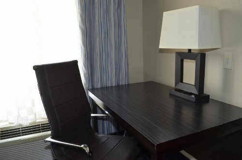 Super 8 by Wyndham Irving/DFW Apt/North - image 9