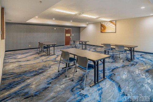 Fairfield Inn by Marriott Las Colinas - image 25