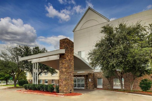 Fairfield Inn by Marriott Las Colinas - image 34