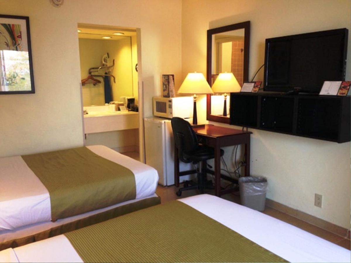 Days Inn by Wyndham Irving Grapevine DFW Airport North - image 5