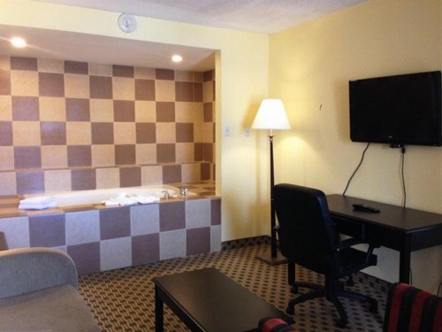 Days Inn by Wyndham Irving Grapevine DFW Airport North - image 8