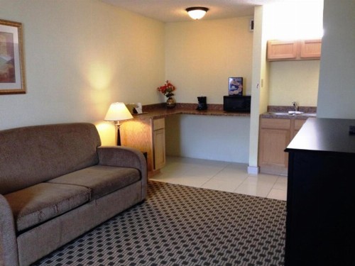 Days Inn by Wyndham Irving Grapevine DFW Airport North - image 11