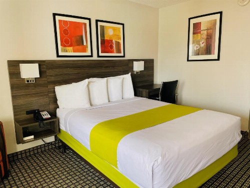 Days Inn by Wyndham Irving Grapevine DFW Airport North - image 30