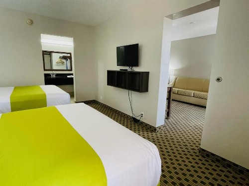 Days Inn by Wyndham Irving Grapevine DFW Airport North - image 33