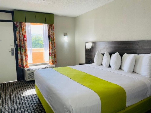 Days Inn by Wyndham Irving Grapevine DFW Airport North - image 40