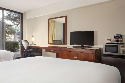 DoubleTree by Hilton DFW Airport North - image 13