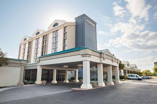 DoubleTree by Hilton DFW Airport North - image 2