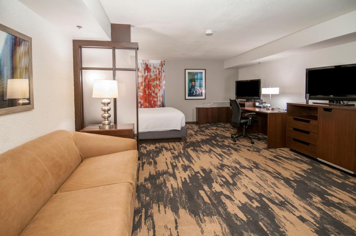 Fairfield Inn & Suites by Marriott Dallas DFW Airport South/Irving - image 4