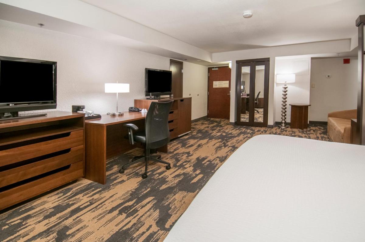 Fairfield Inn & Suites by Marriott Dallas DFW Airport South/Irving - image 5