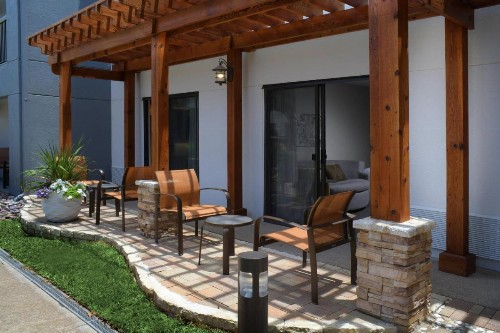 Courtyard by Marriott Dallas DFW Airport North/Irving - image 17