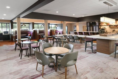 Courtyard by Marriott Dallas DFW Airport North/Irving - image 7