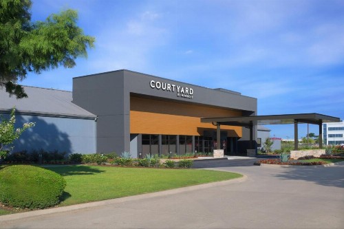 Courtyard by Marriott Dallas DFW Airport North/Irving - image 9