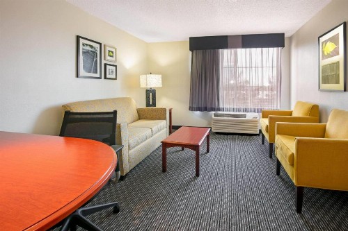 La Quinta by Wyndham DFW Airport South / Irving - image 12