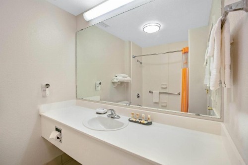 La Quinta by Wyndham DFW Airport South / Irving - image 34