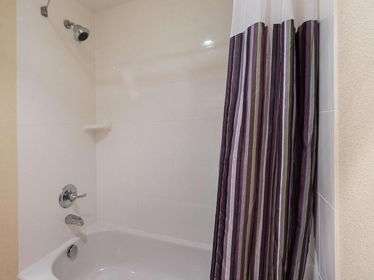 La Quinta by Wyndham DFW Airport South / Irving - image 7