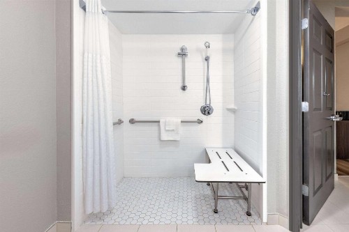 La Quinta by Wyndham Dallas DFW Airport North - image 18