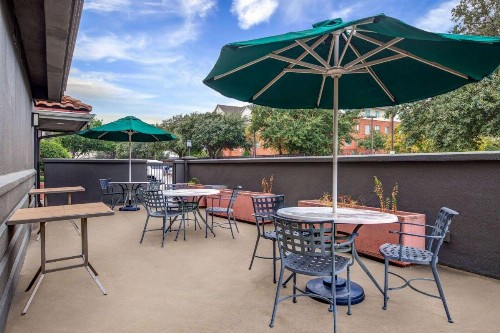 La Quinta by Wyndham Dallas DFW Airport North - image 27