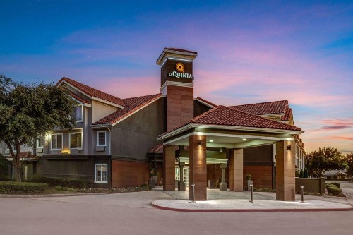 La Quinta by Wyndham Dallas DFW Airport North - image 3