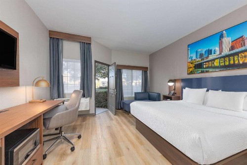 La Quinta by Wyndham Dallas DFW Airport North - image 7